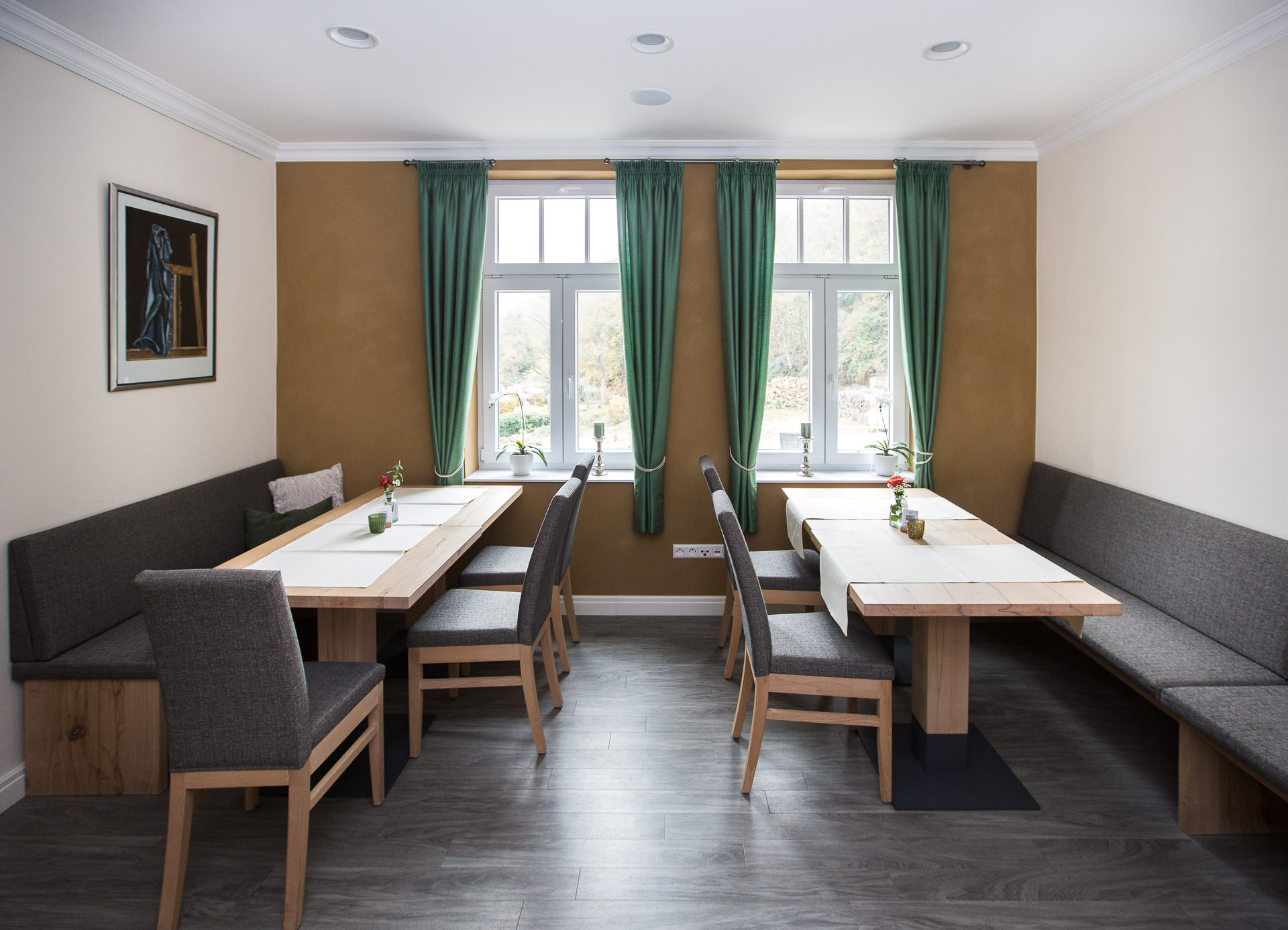 Zimmer mit Lehmputzoberflächen in der Stadtmühle Monzingen